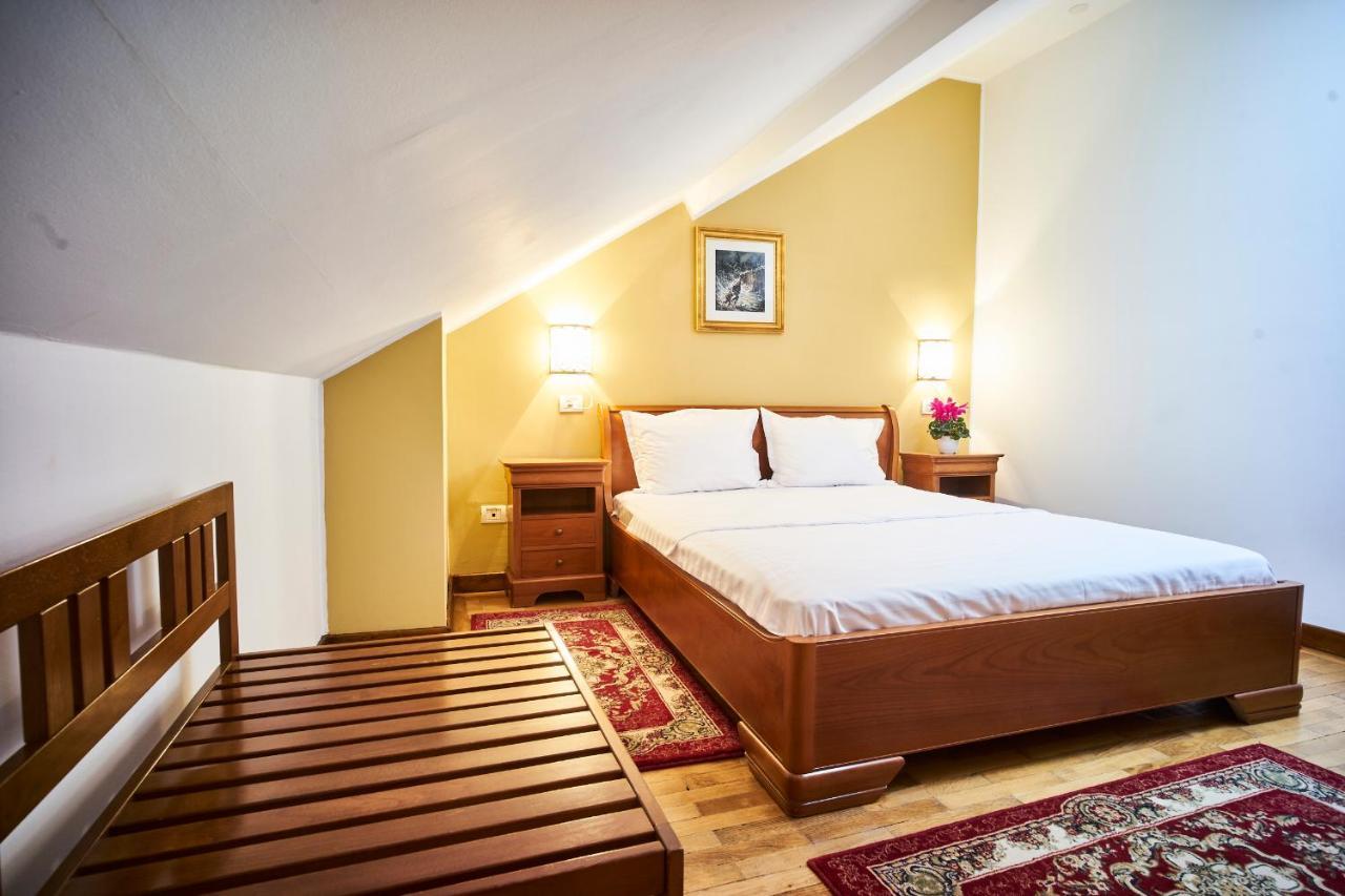 Cozy Attic Room V 부쿠레슈티 외부 사진